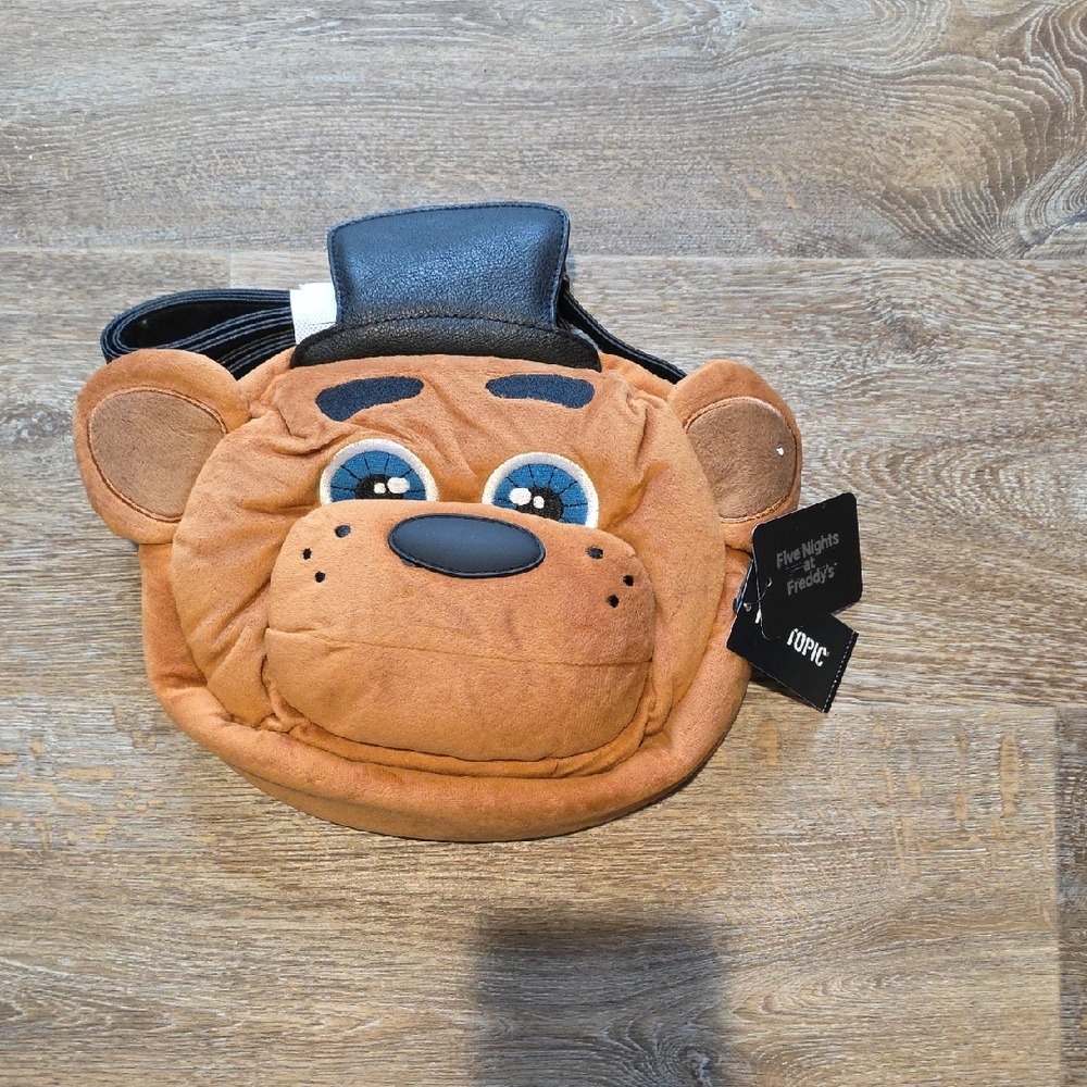 Five Nights At Freddy's Freddy Fazbear Plush Crossbody Bag HOT TOPIC